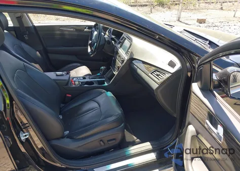 2015 Hyundai Sonata Limited z USA, uszkodzony, nr VIN 5NPE34AF8FH257734